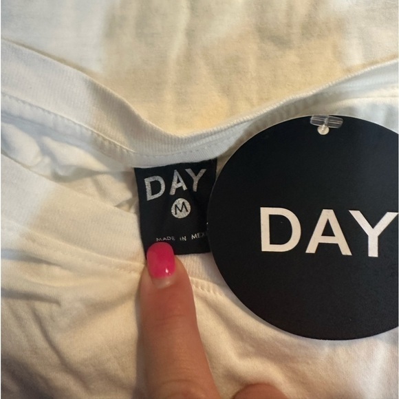 DAY Lake Tahoe Crew Neck Tee Shirt White Medium NWT - Picture 5 of 8